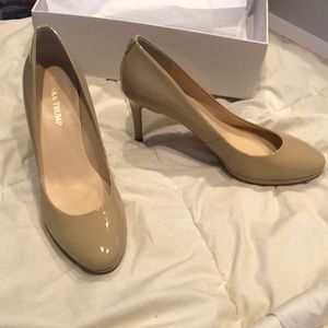 Ivanka Trump nude pumps
